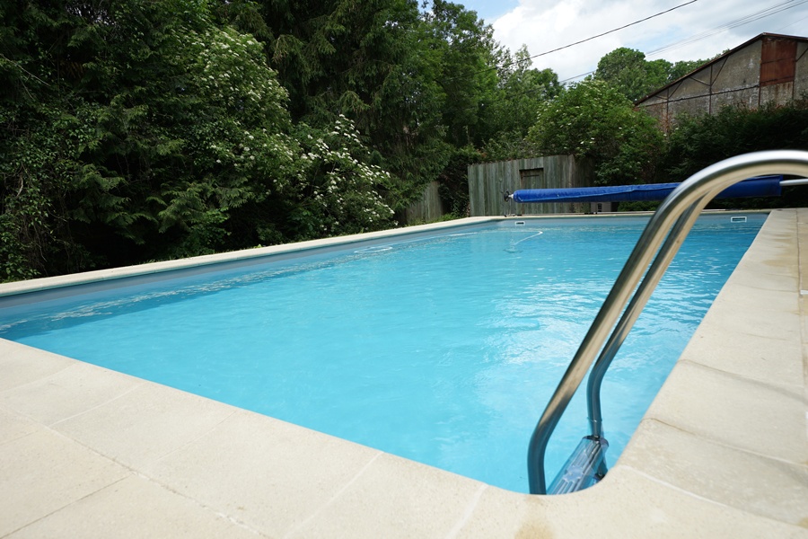 piscine gîte laforge