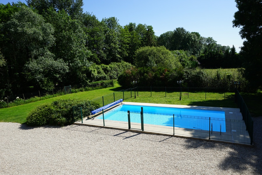 Piscine gîte fontaine